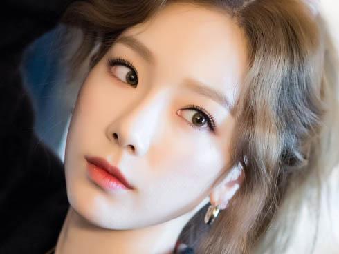 Khoe đi hát karaoke nhưng fan cứ tưởng Taeyeon đang biểu diễn ở concert nào!