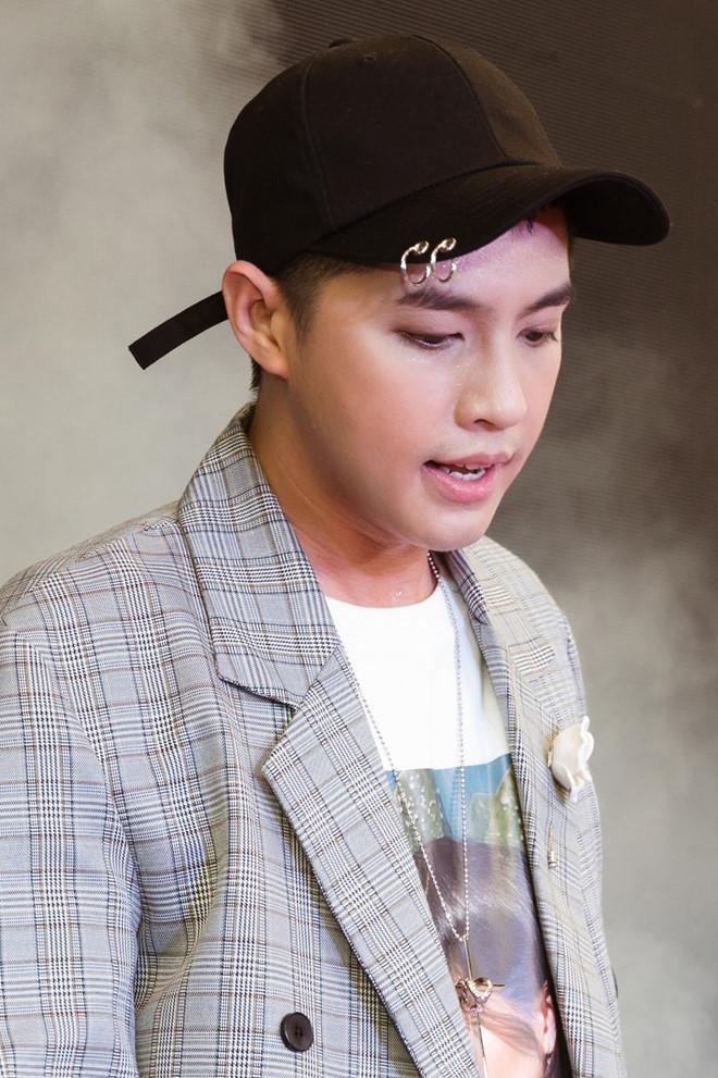 Tai tiếng Vpop 2018: Đạo nhạc, kiện tụng, lạm dụng tiêu đề phản cảm-3