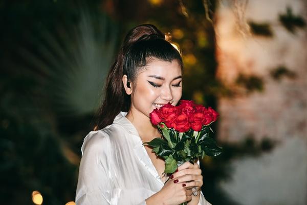 Đồng Ánh Quỳnh thả thính giọng hát hay khiến fan ngẩn ngơ-6