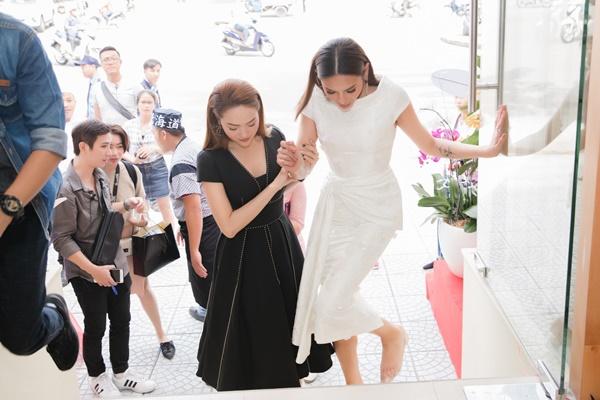 Chung kết The Face vừa hạ màn, Võ Hoàng Yến - Minh Hằng đánh lẻ ăn uống thể hiện tình chị ngả em nâng-7