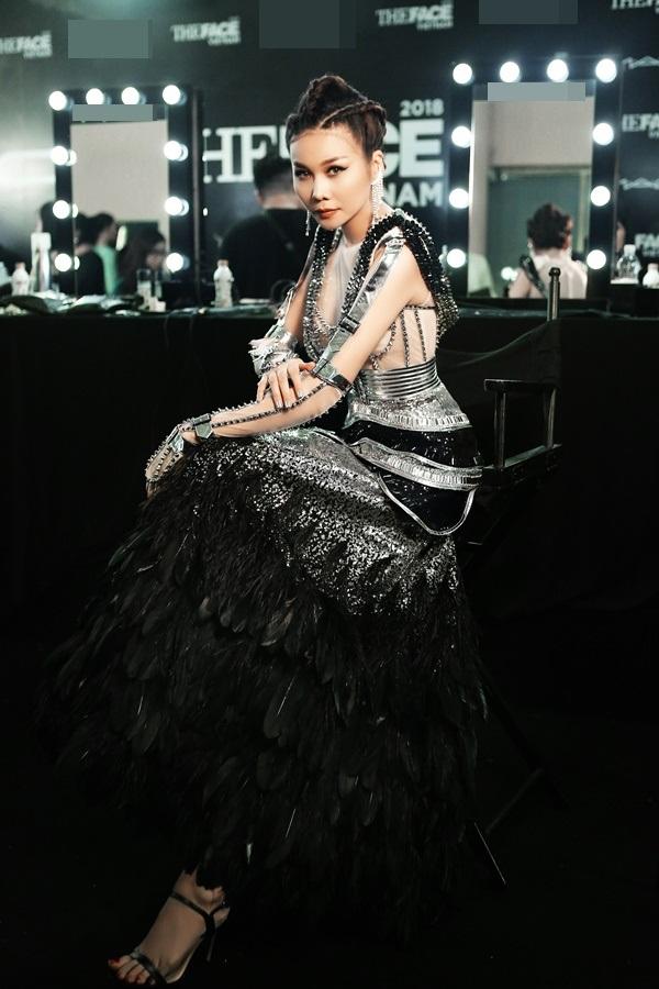 Thanh Hằng được chăm chút như nữ hoàng trước giờ lên sàn đấu chung kết The Face 2018-6