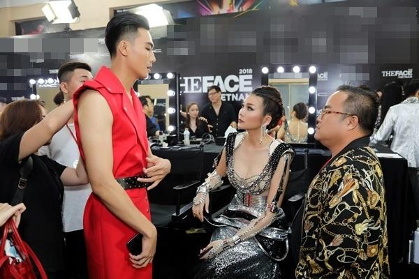 Thanh Hằng được chăm chút như nữ hoàng trước giờ lên sàn đấu chung kết The Face 2018-9