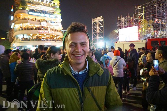Clip: Ấn tượng của du khách Tây khi đón giao thừa ở Việt Nam-2