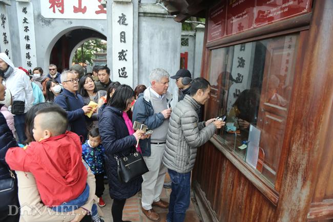 Ảnh: Hà Nội rộn ràng Tết dương lịch, du khách đông đúc cả ngày-7