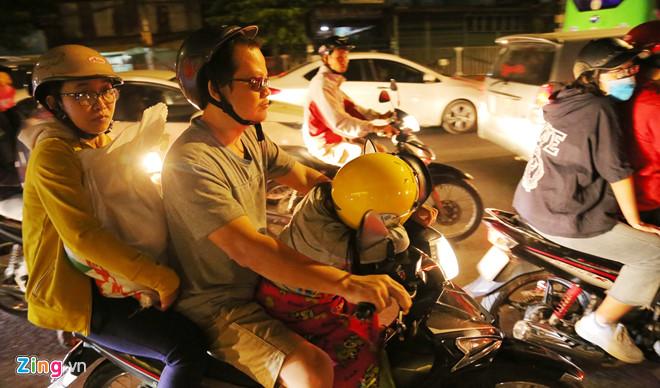 Người dân trở lại thành phố sau lễ, cửa ngõ phía tây Sài Gòn ùn tắc-2