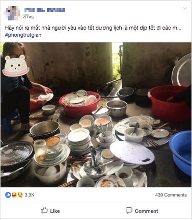 Cô gái bơi trong đống bát đĩa chất chồng khi về ra mắt nhà bạn trai dịp Tết-1