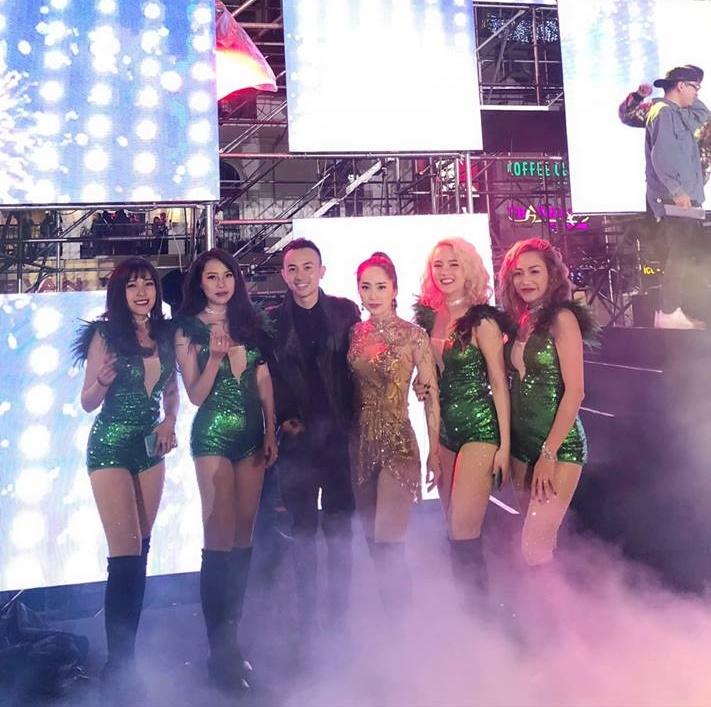 Hết đập mặt xây lại, giờ đến một nốt ruồi cũng được Bà Tưng nhờ thẩm mỹ kiến tạo để thay đổi vận mệnh-2