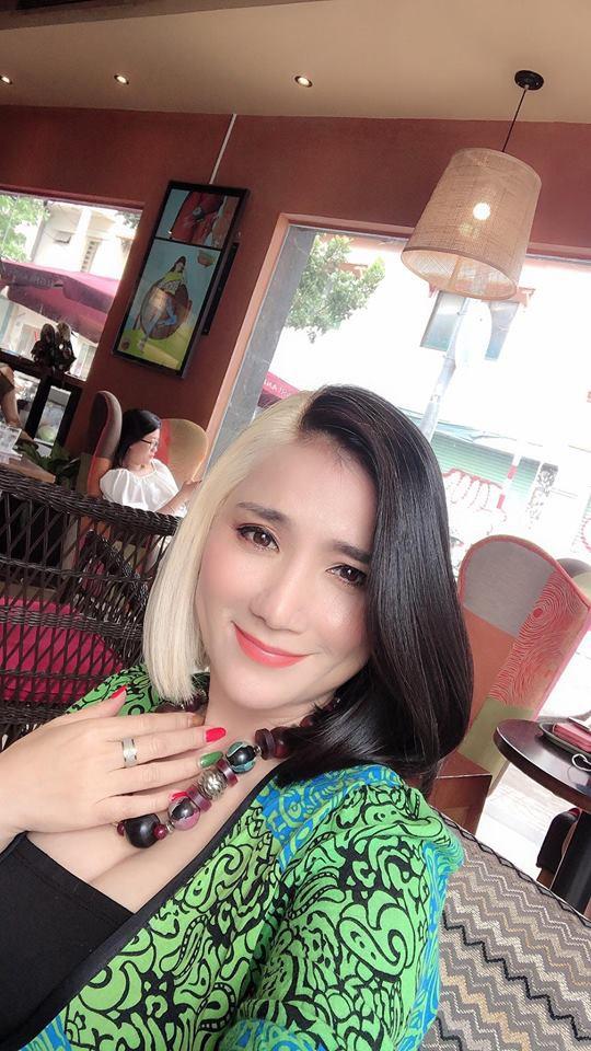 43 tuổi, bà mai Cát Tường khởi động năm 2019 bằng mái tóc không thể CHẤT hơn-3