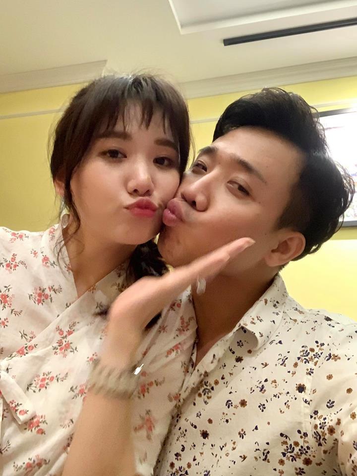 Trấn Thành lần đầu tiên khoe ảnh đại gia đình Việt - Hàn - Hoa hội tụ-2