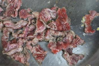 Đổi vị với món bí ngòi xào thịt bò ngọt thanh cho bữa tối-3