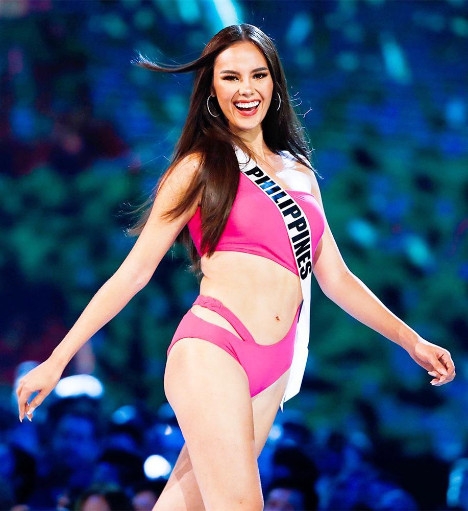 4 Hoa hậu Hoàn vũ triều đại IMG: Không ai đẹp tuyệt sắc, gây tranh cãi nhất vẫn là Bánh Pía Philippines-13