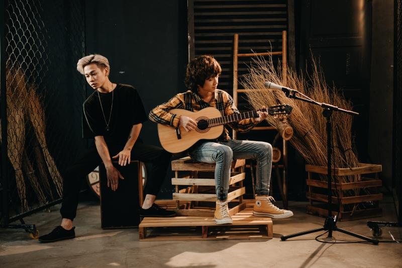 Cover hit Người hãy quên em đi bằng tiếng Hàn, Gia Khiêm ngầu như nam thần Hàn Quốc-2