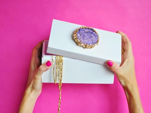 Muốn Thần Tài mở kho phát tài phát lộc, phải đặt 3 bảo vật sau dưới gầm giường, Ngài mới mỉm cười ưng ý-3