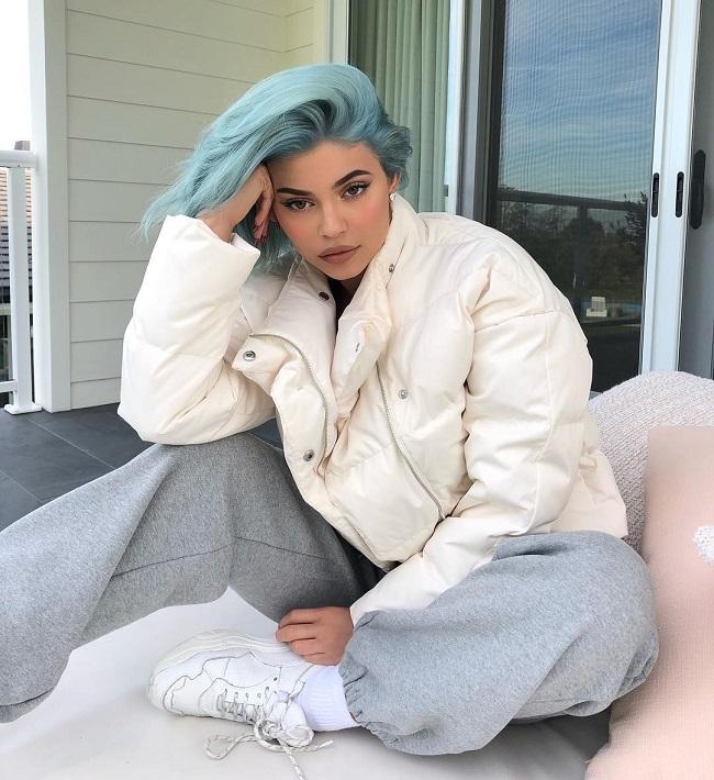 Kylie Jenner dẫn đầu mọi trào lưu và luôn khiến fan té ghế-2