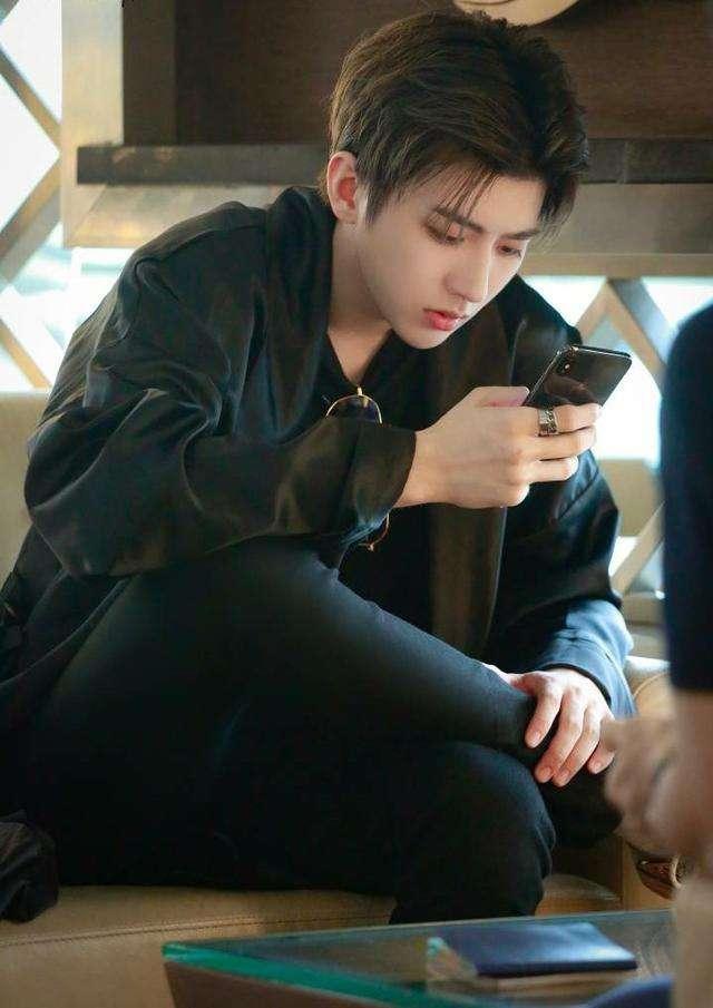 4 mỹ nam vụt sáng chói lọi trong làng giải trí Hoa ngữ năm 2018-7