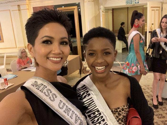 Đối thủ tóc tém tại Miss Universe 2018 bất ngờ gọi HHen Niê là... anh trai-5