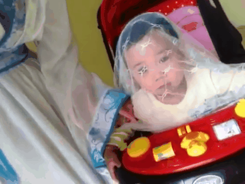 Con trai vừa bị tách khỏi mẹ, Bella lại kích động quay clip tố cáo một người phụ nữ vừa đánh đập vừa cướp con-5