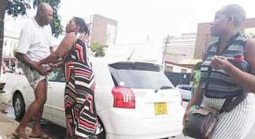 Chồng ngoại tình với gái trẻ, vợ ra đòn hiểm khiến cả hai chạy mất dép-1