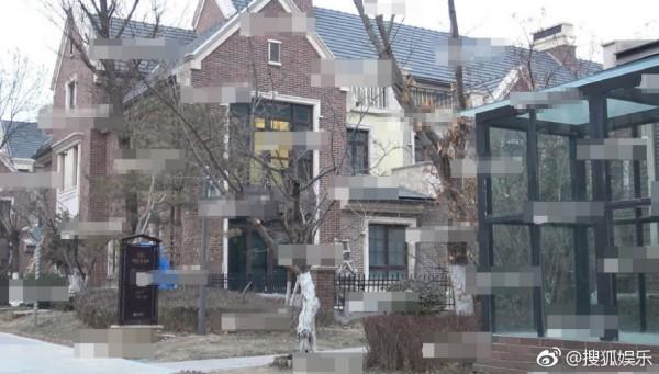 Lộ diện căn biệt thự hơn 11,6 triệu USD của Lộc Hàm, ngay cả khu đỗ xe cũng được dát vàng?-2