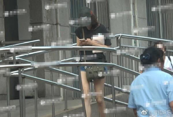 Lộ diện căn biệt thự hơn 11,6 triệu USD của Lộc Hàm, ngay cả khu đỗ xe cũng được dát vàng?-5