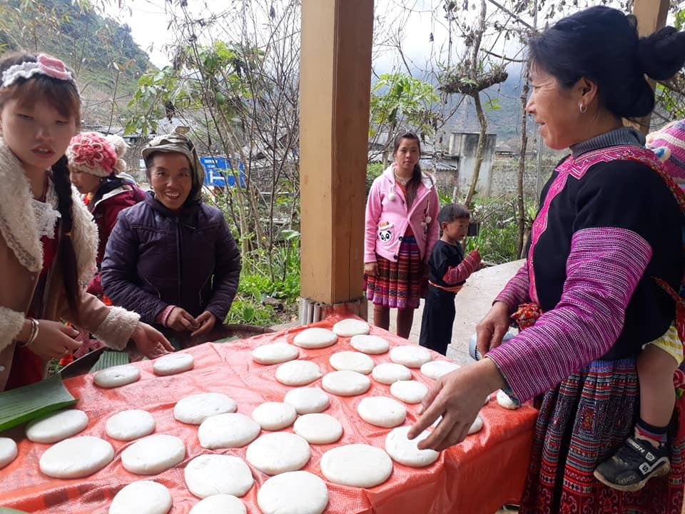 Clip: Xem các chàng trai Mông thổi khèn, nhiều thiếu nữ quên lối về-1