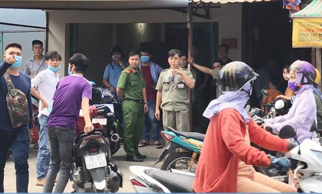 Con trai chết nhiều ngày trong nhà trọ, bố mẹ ở sát bên không hay biết-1