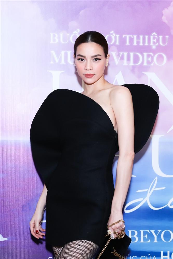 Hà Hồ - Cổ Lực Na Trát - Ngô Cẩn Ngôn đụng hàng đầm hiệu xuyên quốc gia: Ngán thay chẳng ai mặc đẹp-1