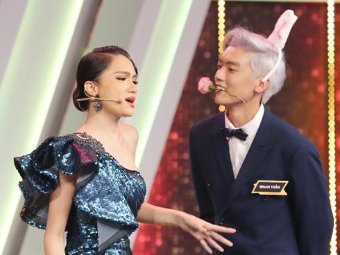 Hương Giang Idol không thể kìm chế sự sung sướng trước cơ hội được nhập quốc tịch Mỹ