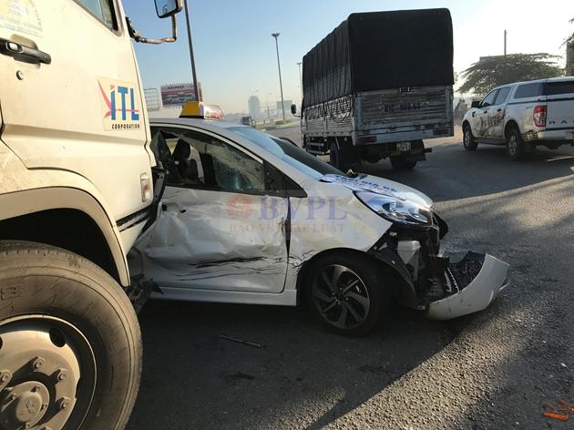 Bình Dương: Tai nạn liên hoàn giữa 2 container, QL1 A ùn tắc nghiêm trọng-1