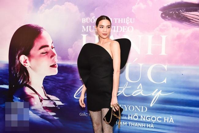 Hà Hồ - Cổ Lực Na Trát - Ngô Cẩn Ngôn đụng hàng đầm hiệu xuyên quốc gia: Ngán thay chẳng ai mặc đẹp-2