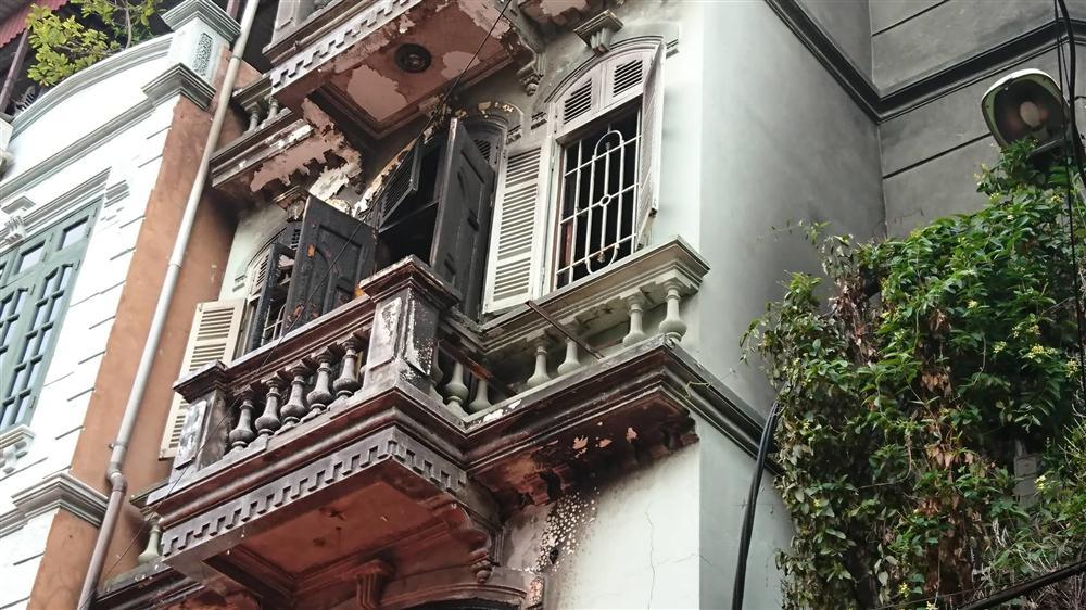 Hà Nội: Cháy nhà lúc rạng sáng, nhiều người nhập viện-4