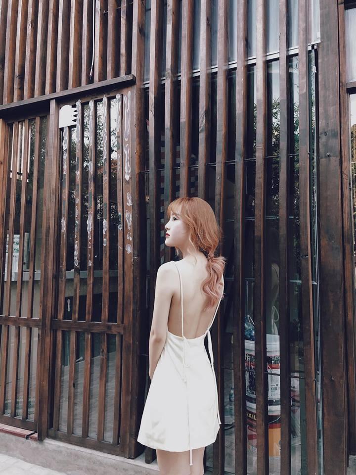 Ngoại hình đẹp chuẩn hotgirl của cô gái tìm chủ cho chú chó bị lạc giữa đêm lạnh khiến cầu thủ U23 sốt sắng xin info-7