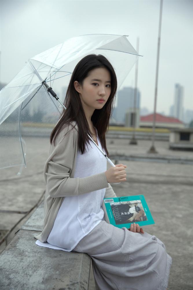 Loạt ảnh chưa từng công bố chứng minh đẳng cấp thần tiên tỷ tỷ khó ai thay thế của Lưu Diệc Phi-10