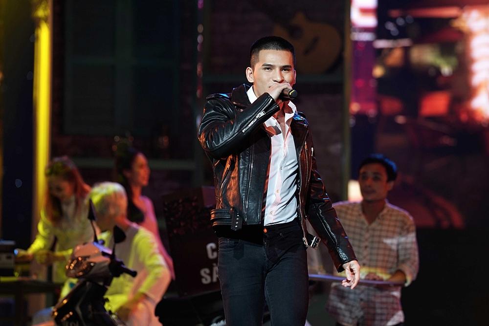 Sau lùm xùm poster, Phương Thanh và Thu Minh vẫn diễn hết mình trong Duyên Dáng Việt Nam 30-10