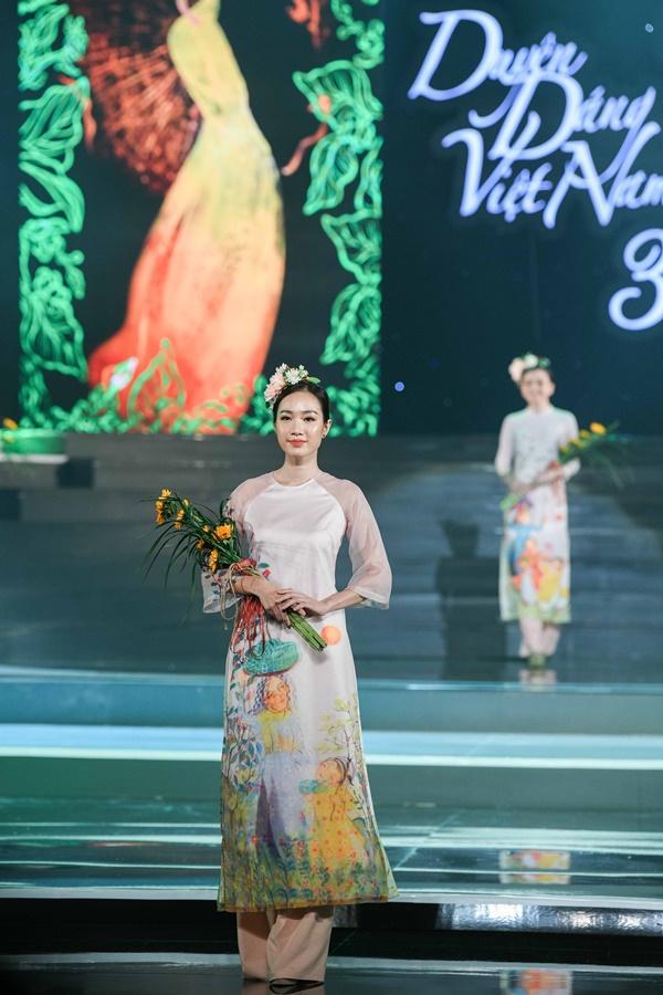 Hoa hậu Ngọc Hân hoàn thành tâm nguyện thuở bé với vai trò mới tại chương trình Duyên dáng Việt Nam 30-4