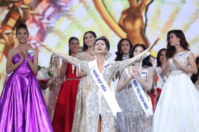 Ngày này năm ngoái, HHen Niê làm nên điều kỳ diệu chưa từng có trong lịch sử các cuộc thi sắc đẹp Việt Nam-4