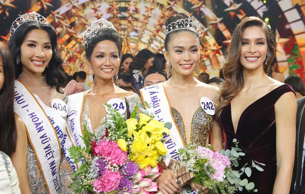 Ngày này năm ngoái, HHen Niê làm nên điều kỳ diệu chưa từng có trong lịch sử các cuộc thi sắc đẹp Việt Nam-15
