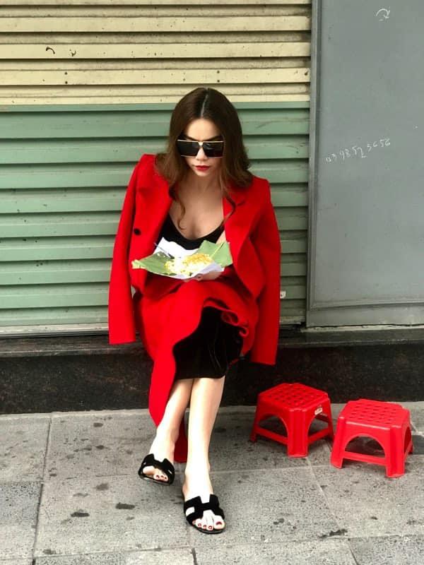 Bức ảnh HOT nhất hôm nay: Hồ Ngọc Hà sang chảnh như nữ hoàng dù chỉ là ra Hà Nội đi ăn xôi vỉa hè-2