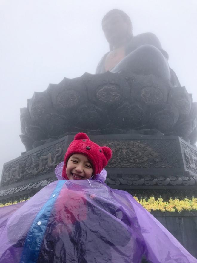Ngọc Diễm đưa con gái lên đỉnh Fansipan lúc âm 4 độ C-5