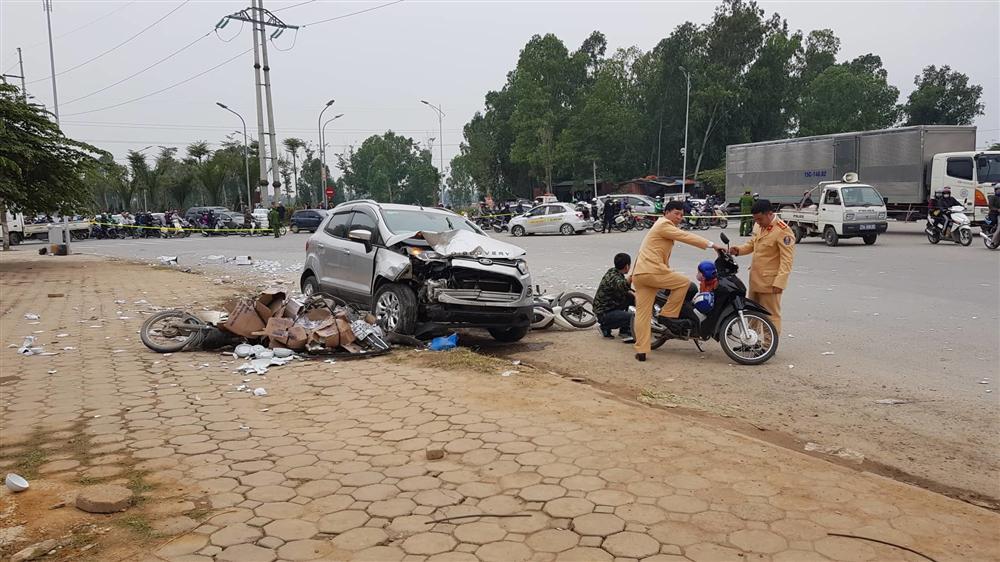 Hà Nội: Ô tô tông liên hoàn, 2 vợ chồng chết thảm trên đường đi ăn cỗ về-2