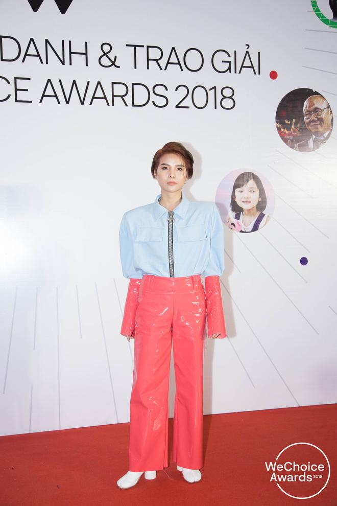 Vũ Cát Tường hóa thân thành robot phiên bản lỗi đứng đầu top SAO MẶC XẤU tuần qua-1