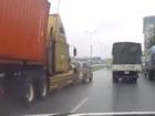 Câu chuyện giao thông: Kinh hoàng xem cảnh xe container 'san bằng tất cả'