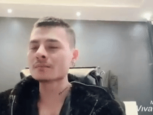 Tuấn Hưng chụp ảnh thân thiết với Hoa Vinh, nhắn nhủ cư dân mạng: Hãy để cậu ấy sửa đổi nhé!-5