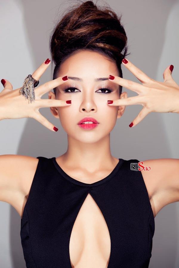 Thảo Trang xấu lạ mặc bikini nhỏ xíu quằn quại trên bãi biển-8