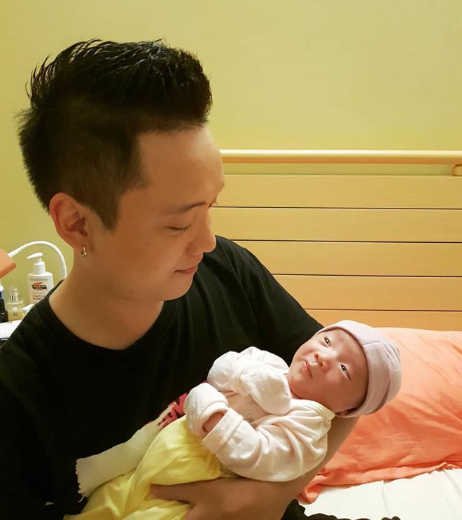 Con gái JustaTee - Trâm Anh tiếp tục gây bão mạng xã hội với loạt biểu cảm không thể mặn hơn-3