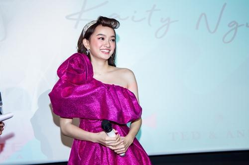 Kaity Nguyễn quậy hết mình cùng đại gia đình Hồn Papa Da Con Gái-3