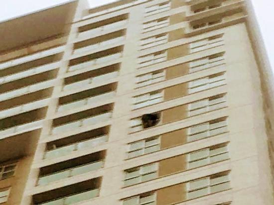 Bóp cổ người tình đến chết, định nhảy lầu tự tử