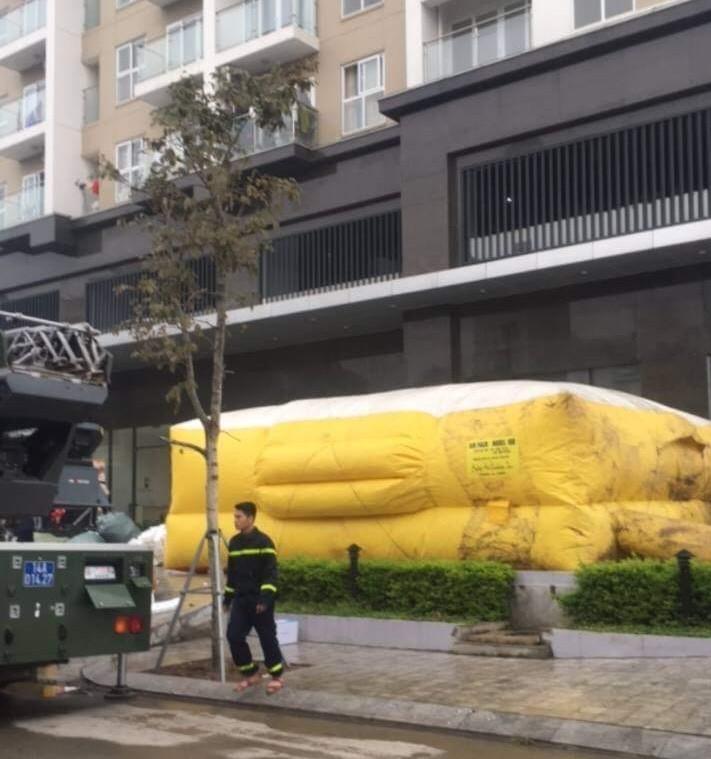 Bóp cổ người tình đến chết, định nhảy lầu tự tử-1