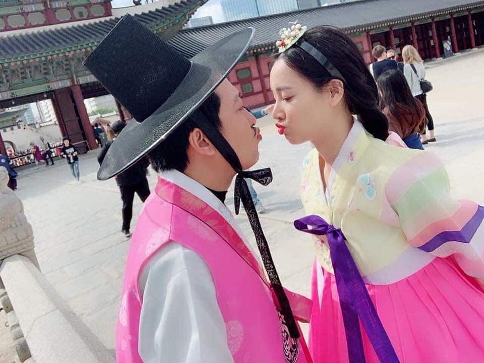 Thu nhập đứng hàng top Vbiz, ai ngờ gout đồ đôi của Trường Giang - Nhã Phương lại bình dân nhất quả đất-3