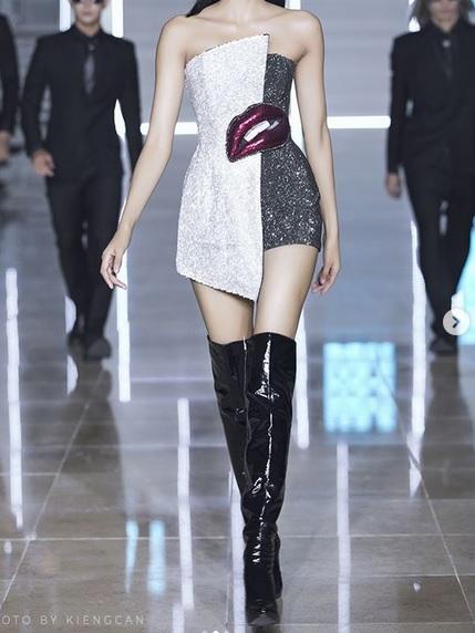 Thêm 1 thiết kế đầm quốc dân được Bích Phương - Hoàng Thùy - Diễm My 9X chặt chém không khoan nhượng-8